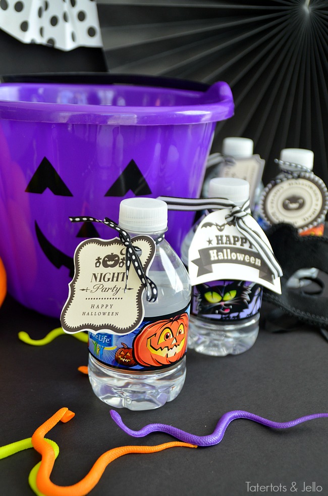 Hydrate those little trick or treaters this year with water. Print off these free printable tags and hand them out this year!