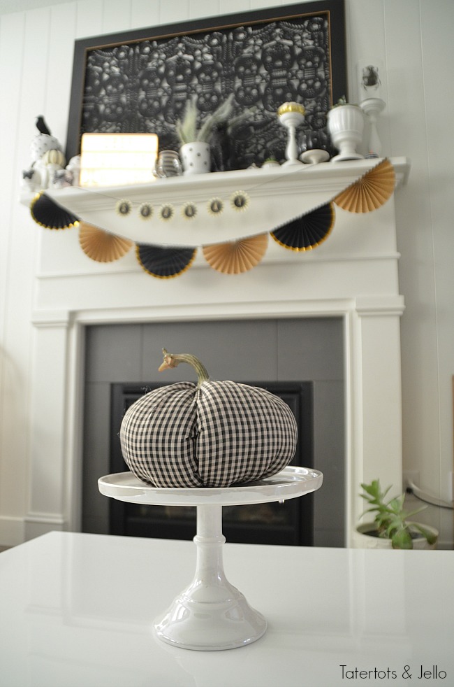 black and white neutral Halloween decorating. Halloween doesn't have to be orange and black. Celebrate this spooky season with black and white neutral decor. Project ideas! 