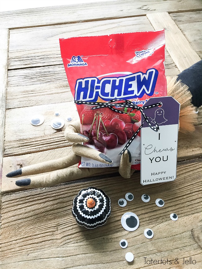 hi-chew-halloween-party-favor-printables. I "Chews" You Halloween printable tags. Pair them with chewy HI-CHEWS candies for the perfect treat!