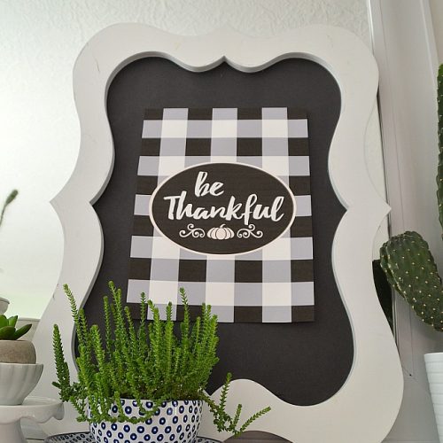 Free Buffalo Check Thankful Printable! Print it off to remind you of all of your blessings this Thanksgiving season. You can also give it as a wonderful gift!