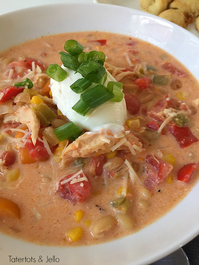 Slow Cooker Southwestern White Chili Chicken Recipe. I don't know what I would do without my slow cooker in the fall and winter. It's so easy to pop the ingredients in the slow cooker and come back at dinner with the house smelling wonderful and dinner ready!! 
