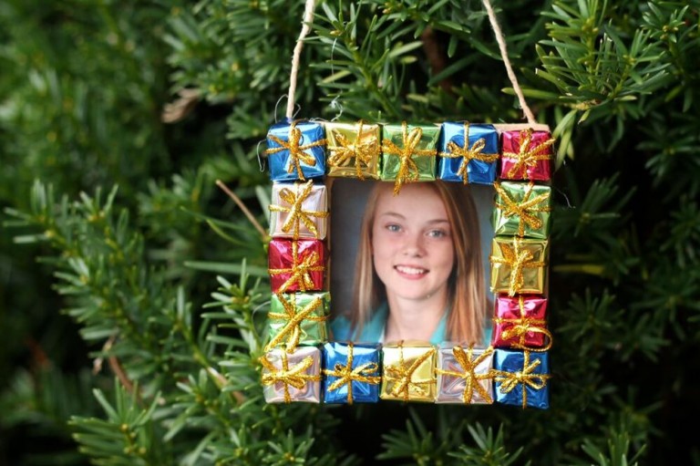 DIY Photo Frame Ornament