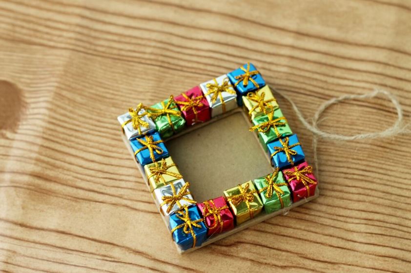 Photo Frame Ornament. Use mini present craft supplies and make a fun christmas ornament anyone will love! 