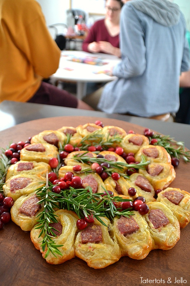 Pull Apart Sausage Rolls require only three ingredients and are an easy and delicious way appetizer to serve during the holidays. Plus 4 easy game night tips. 