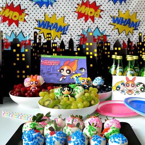 Powerpuff girls party fruit trays healthy party ideas. Make fruit trays inthe three Powerpuff girl colors - pink, blue and green. Party ideas!