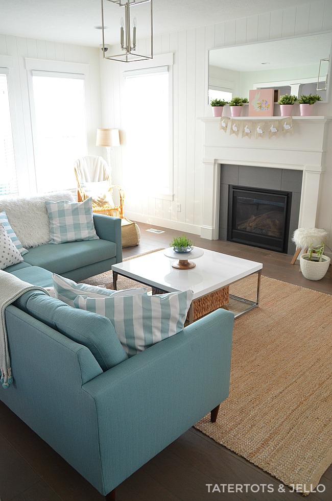 Simple Easter Spring Mantel ideas. Easy and economical ways to spruce up YOUR home for Spring! 