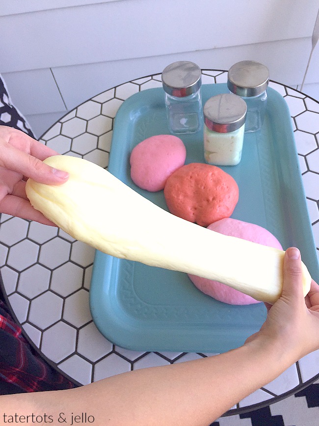 Make safe puffy slime. All it takes is THREE ingredients and it provides hours of entertainment for your kids. Here are the instructions and tips! 