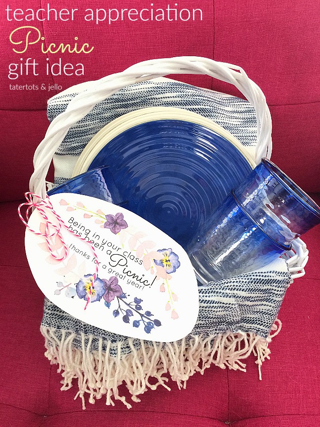 Teacher Appreciation Picnic Gift Idea and Printable Tags. Give your teacher a picnic-themed gift idea this year she can use all summer long! 