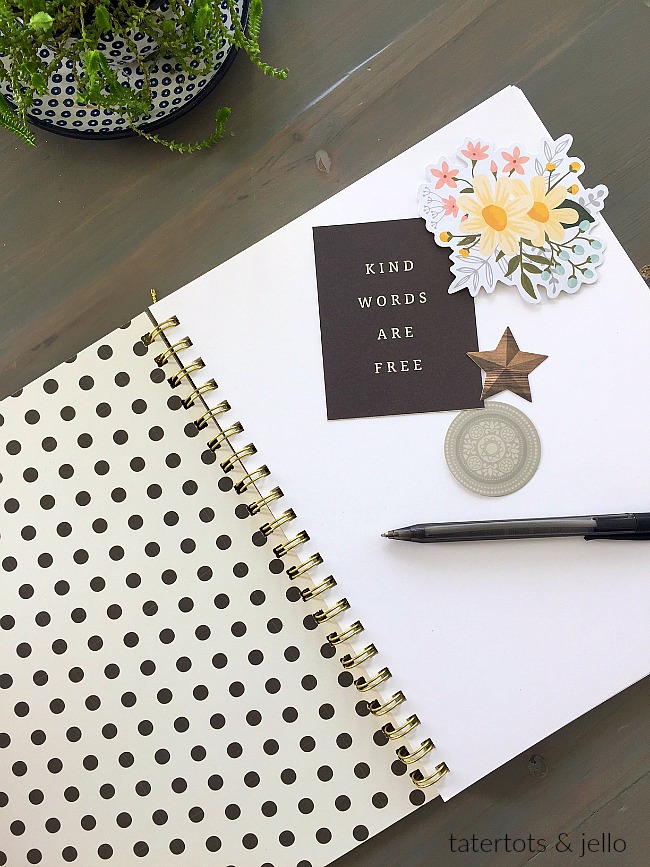 How to make a cinch-bound journal. Make a CUSTOM journal in minutes with this easy tutorial. 
