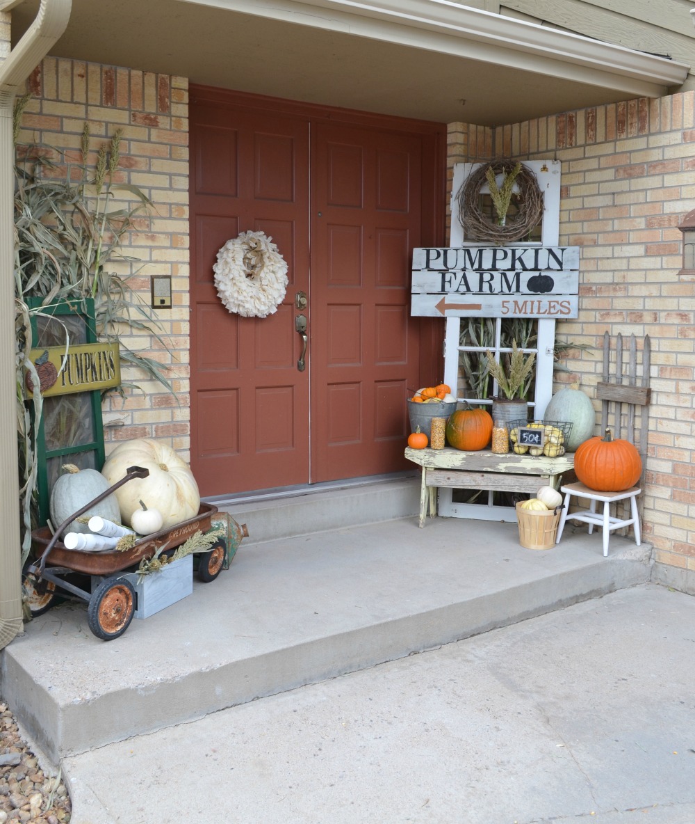 Pumpkin Farm Porch at Little Vintage Nest.