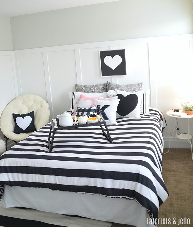 Black and White Kids Bedroom. Create a striking kids bedroom with black and white items using Shutterfly's home decor. Also free printable images make it easy to do!