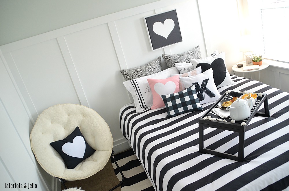 Create custom art for a black and white kids bedroom. Free printables that you upload and use for your home! 