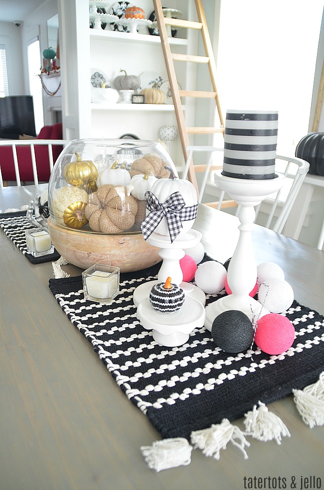 Black and White Farmhouse Halloween Dining Room - simple ways to bring the farmhouse feel to Halloween 