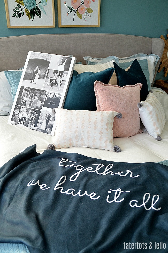 Master Bedroom Cozy Sitting Area and Free Printables. Print off these free printables and create pillows, art and a throw for your bedroom for fall and winter! 