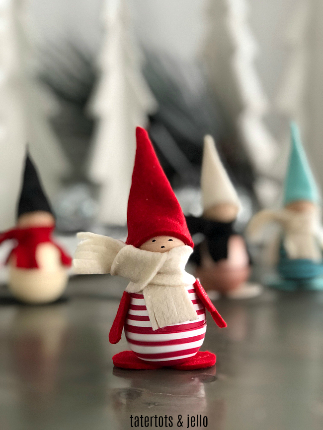 DIY Holiday Gnome Craft Kit Gift Idea. Give a craft night kit as a gift. Make Holiday Gnomes that are also eos lip balms! 