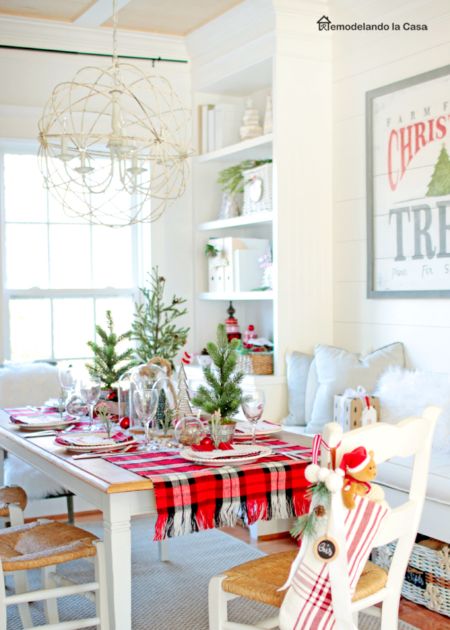 Great Ideas -- 18 Farmhouse Christmas Ideas!