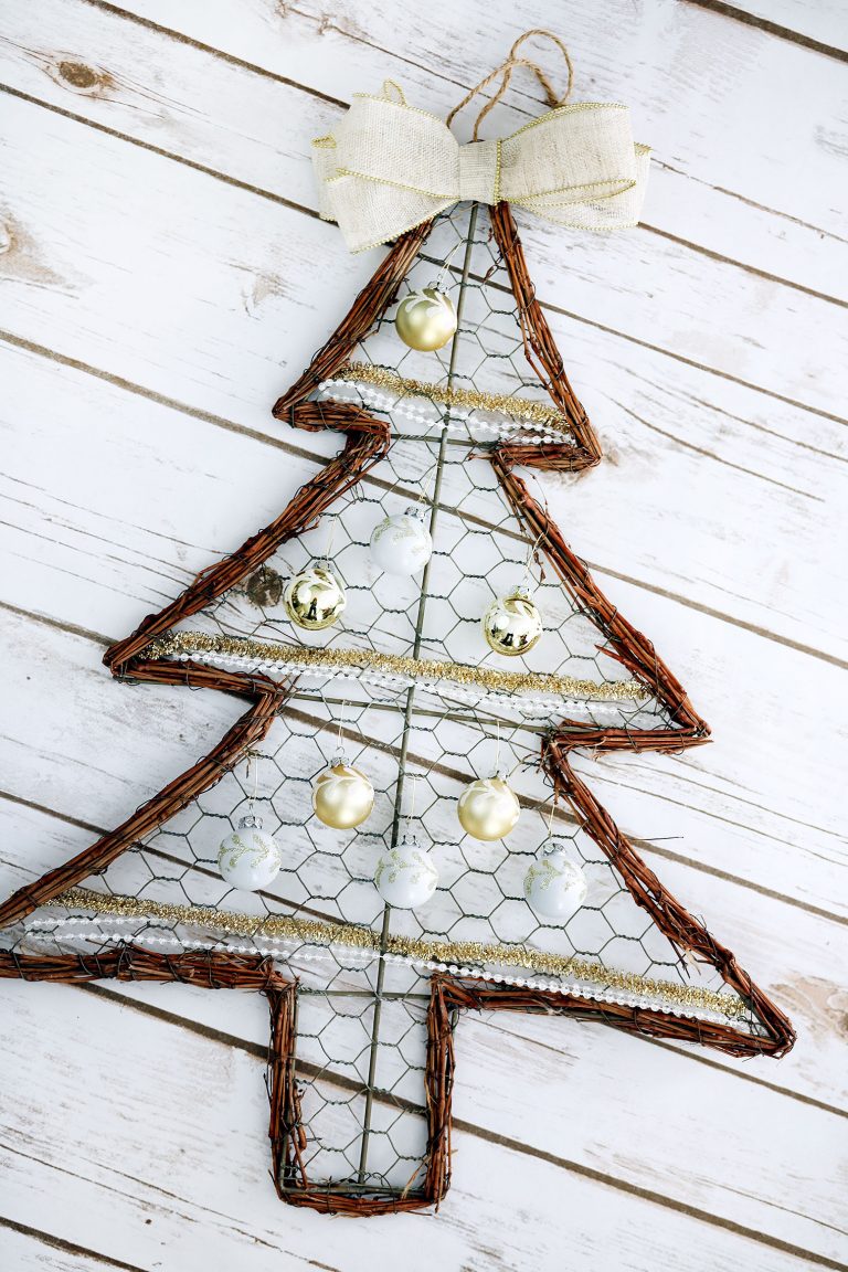 Great Ideas -- 18 Farmhouse Christmas Ideas!