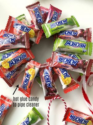 DIY HI-CHEW Gift Toppers a bright = SWEET way to dress up gifts!