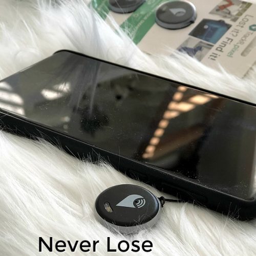 Trackr Pixel - never lose anything again. Attach it to almost anything - your phone, your dog, the remote control Your smartphone connects to the Trackr app and tracks down your item!