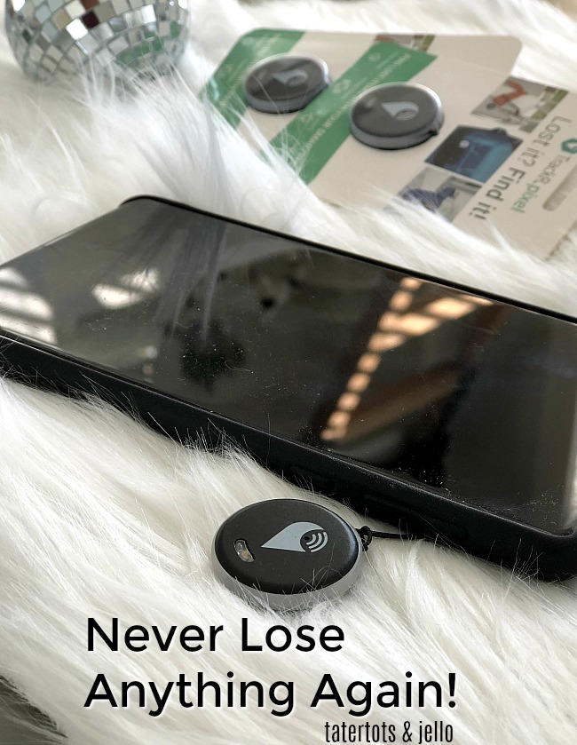 Trackr Pixel - never lose anything again. Attach it to almost anything - your phone, your dog, the remote control Your smartphone connects to the Trackr app and tracks down your item! 