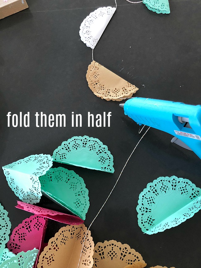 5 Minute Spring Doily Garland - brighten up your home! 