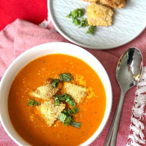 Instant Pot Creamy Tomato Bisque Soup + Crispy Airfry Ravioli is the perfect meal. Easy and fast for your family!