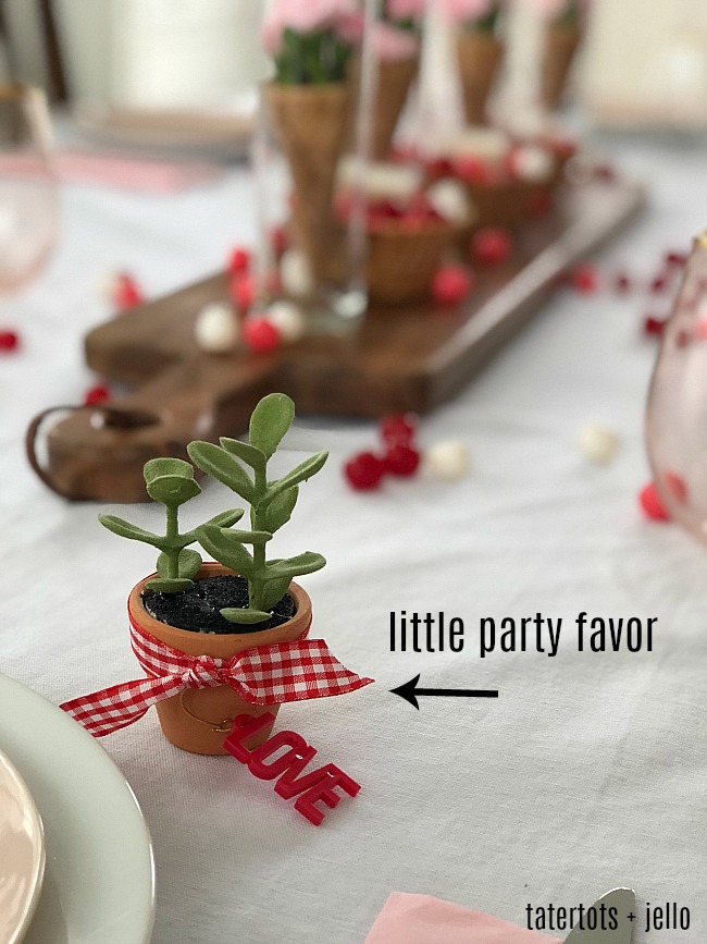 Throw a Valentine's Party for your kids - 5 easy, no-stress ways to throw a fun celebration and make memories! 