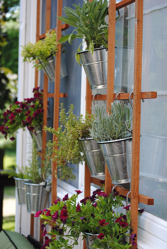 Spring vertical garden ideas. 