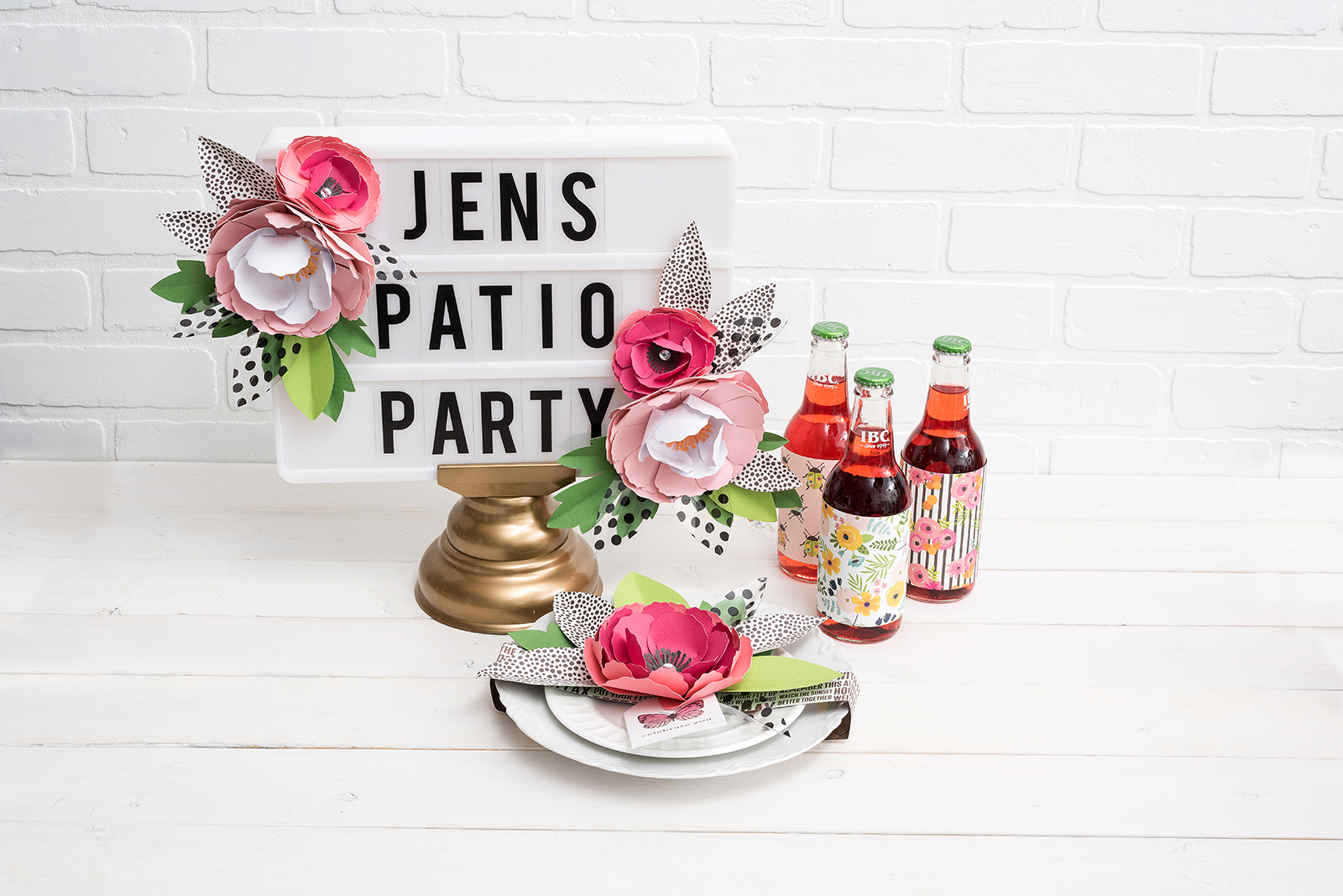 3 Ways to DIY Paper Flowers With Party Streamers