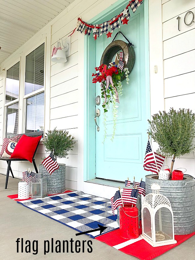 6 ways to decorate your porch for the Fourth of July! Celebrate the Fourth by adding some patriotic flair to the front of your home with these 6 easy ideas! 