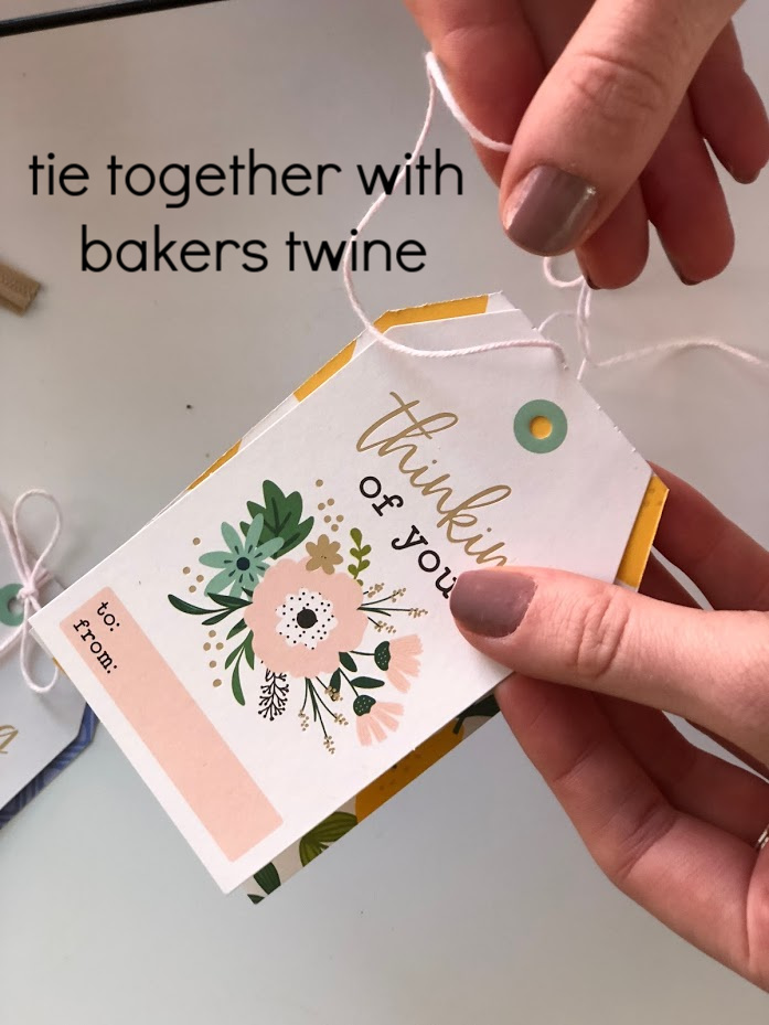 Cookie Gift Idea - great neighbor gift idea. Package up homemade cookies in a sweet paper bag and make a personalized gift tag. It's easy and a great gift idea for a neighbor, friend or a birthday gift! 