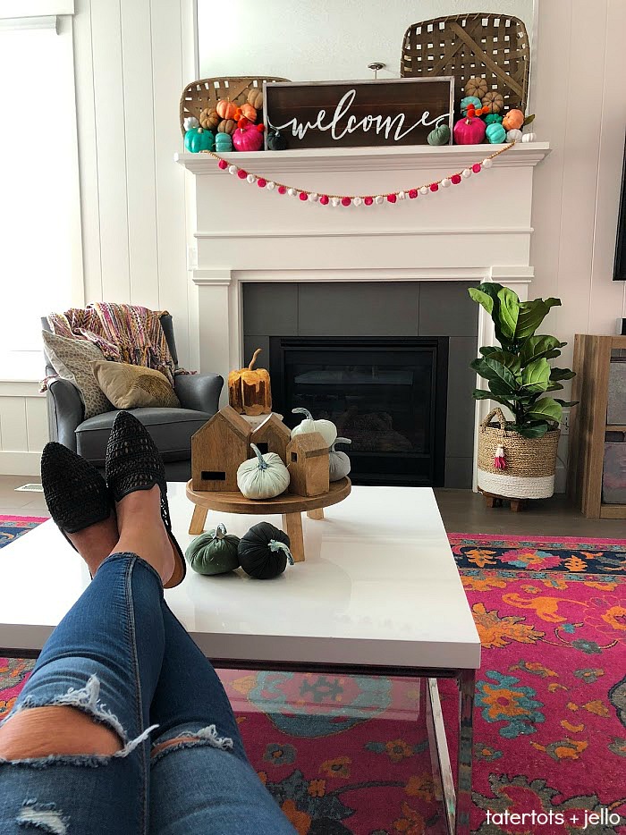 Bright and Colorful Mantel and Decor Ideas for Fall! Make PINK a focal point in your Autumn decor! Bright colors are fun for fall and can add some brightness to your everyday decor! 