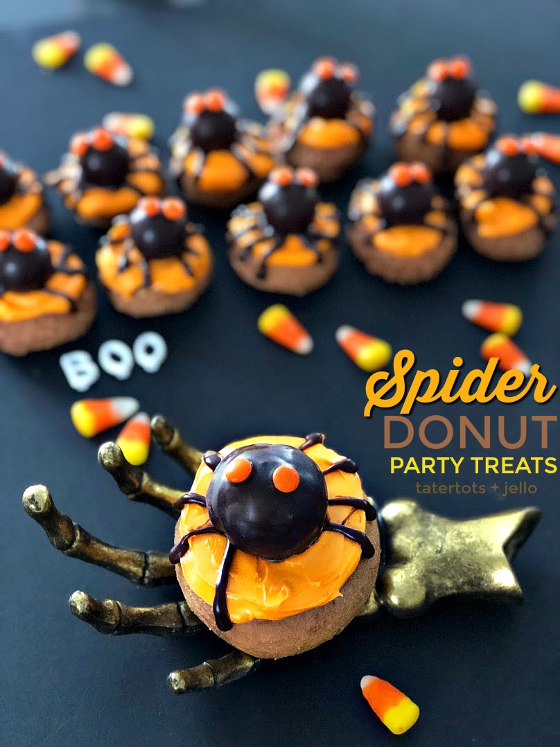 How to make spider donut Halloween party treats! Take donuts and donut holes, frost them and add eyes to make adorable spider treats that are SO good! 