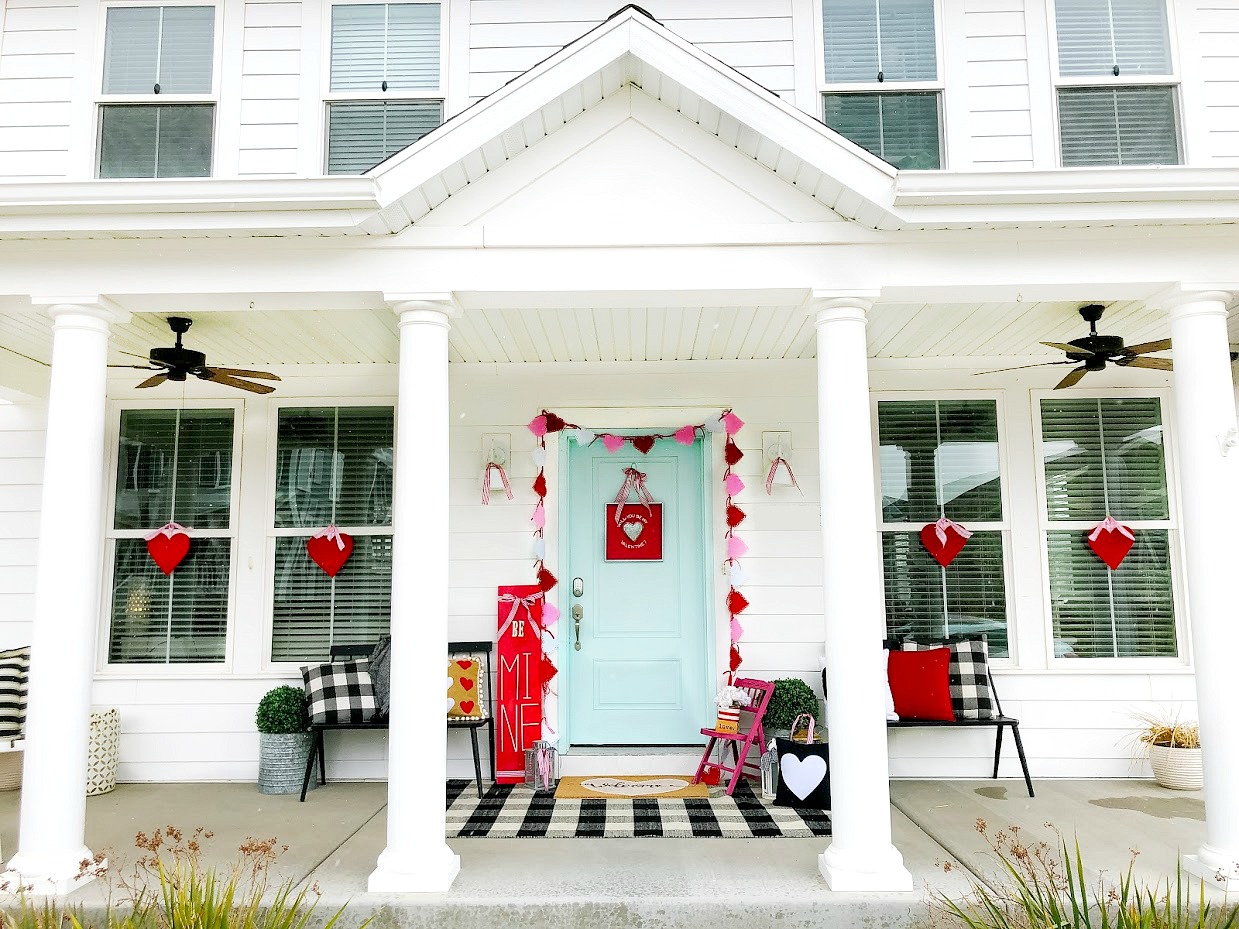 6 Ways to Create a Colorful Be Mine Valentine's Day Porch! Easy and inexpensive ways to create a bright and colorful Valentine's Day front door!