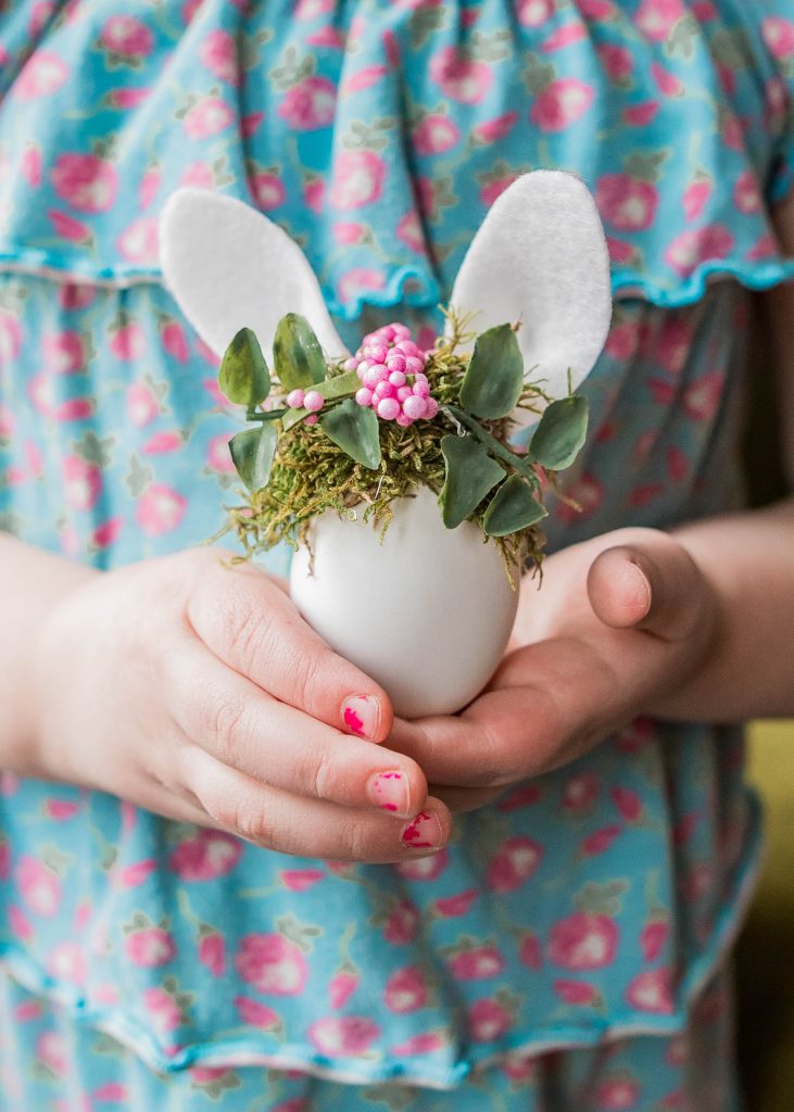 How to Make Bunny Easter Eggs with Tiny Crowns 