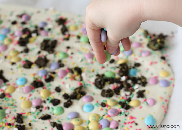 Easter is the perfect time to make some DIY treats for parties and to celebrate the holiday! I love these Easter ideas! 