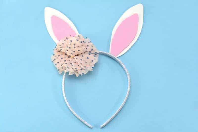 14 Easter Crafts for Kids! Colorful, easy and fun -- Your kids will love making these Easter crafts to celebrate Spring!