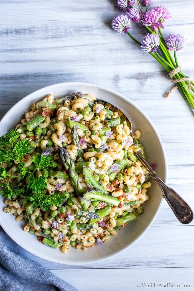 Lemon Dijon Asparagus and Pea Macaroni Salad @ Vanilla and Bean