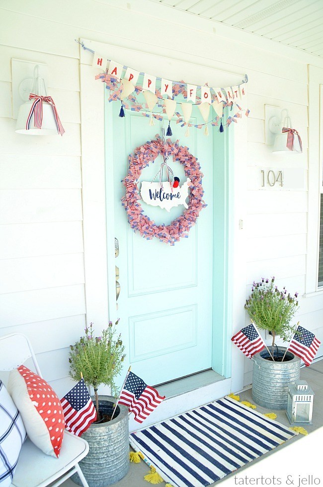 Patriotic Fourth of July Flag Wreath Tutorial @ Tatertots & Jello