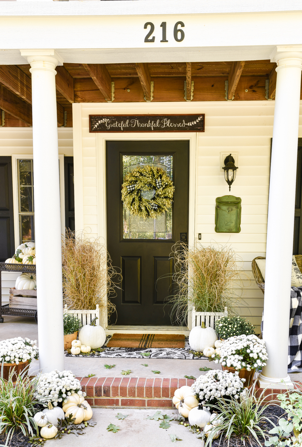 12 Black & White Fall Porch Ideas! - Tatertots and Jello