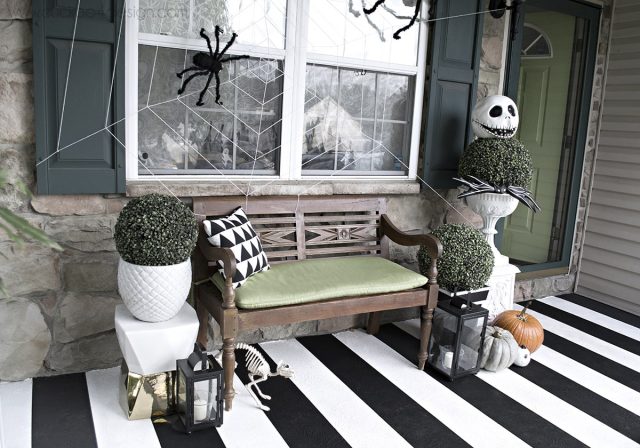 12 Black & White Fall Porch Ideas! - Tatertots and Jello