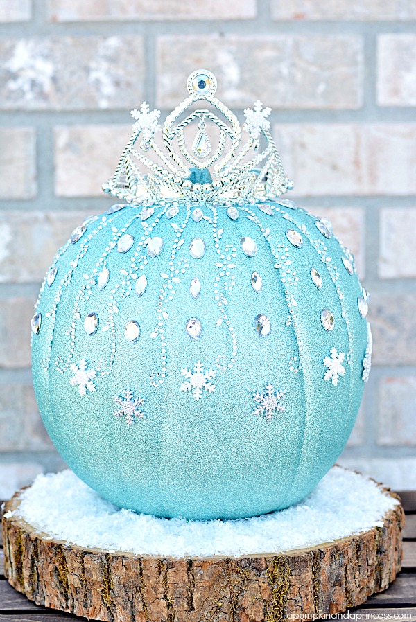 DIY Frozen Elsa Pumpkin @ A Pumpkin & A Princess