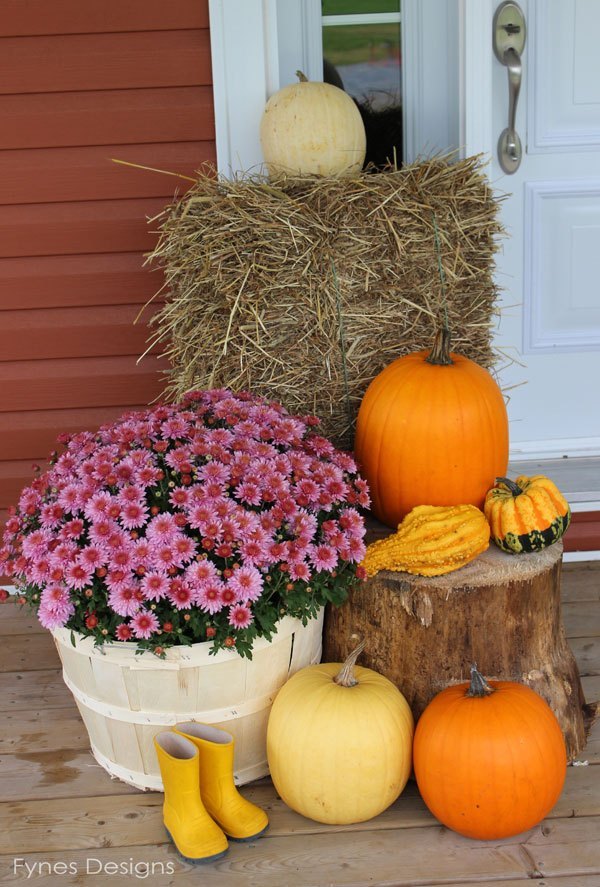 Fall Porch Decorating Idea @ Fyne Designs
