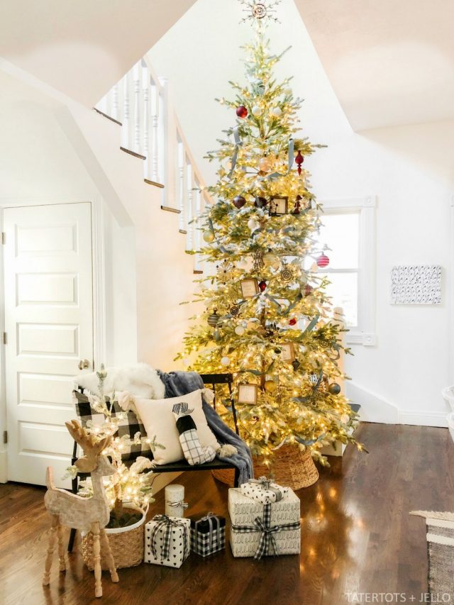 5 Easy Ways to Create a Cottage-Style Christmas Tree with Balsam Hill