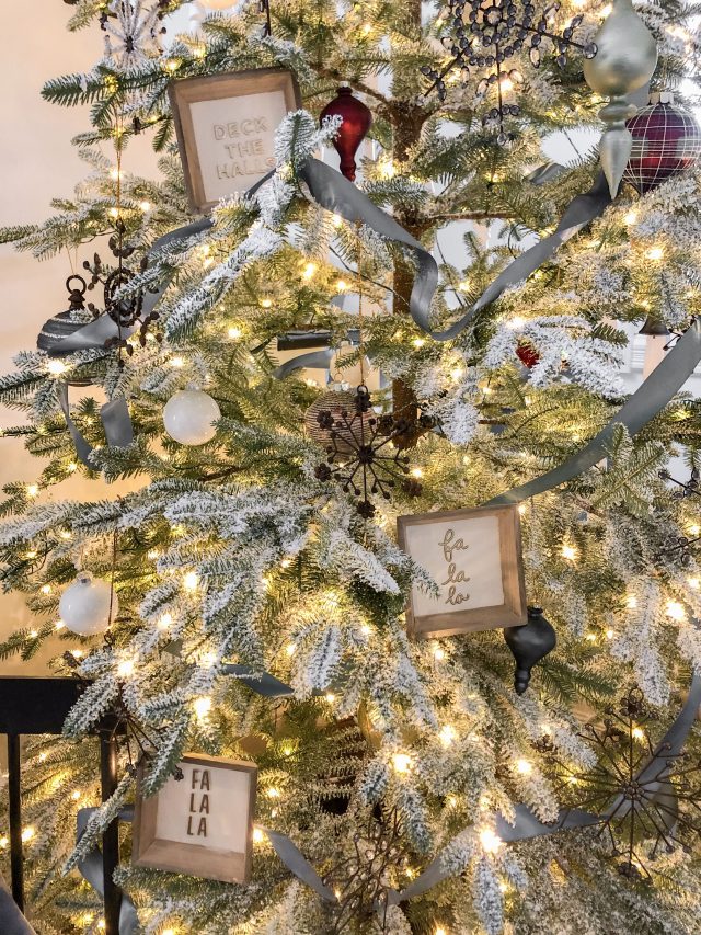 5 Easy Ways to Create a Cottage-Style Christmas Tree with Balsam Hill