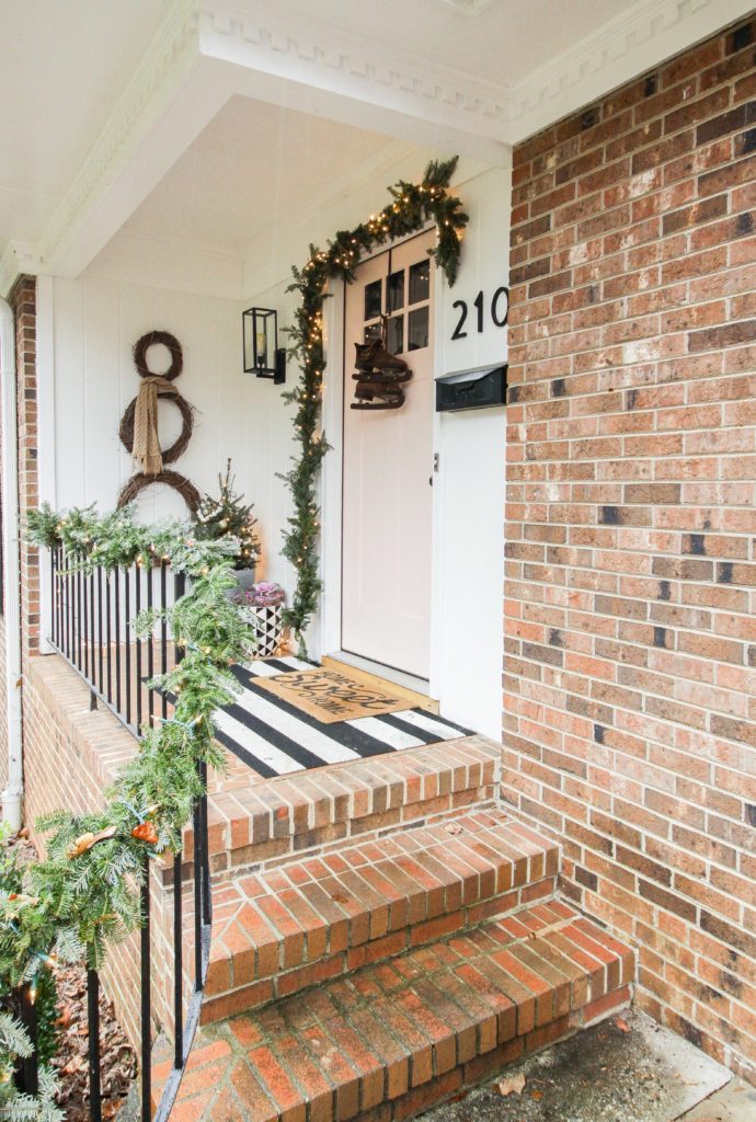 Cassie Bustamante's holiday porch