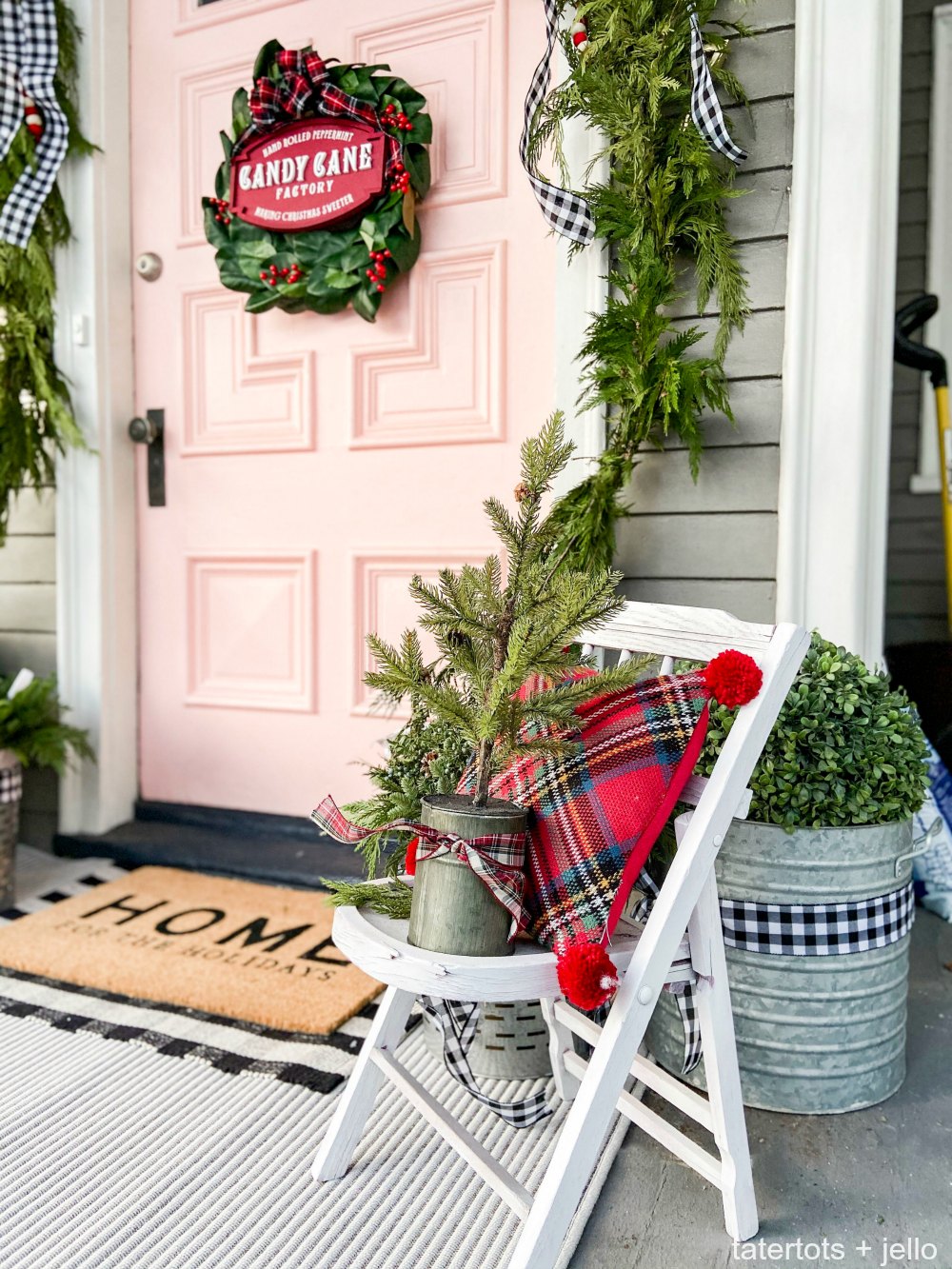 Holiday Home Tour - Festive Porch and Entry! Easy ways to add holiday cheer to your front porch and entryway! 