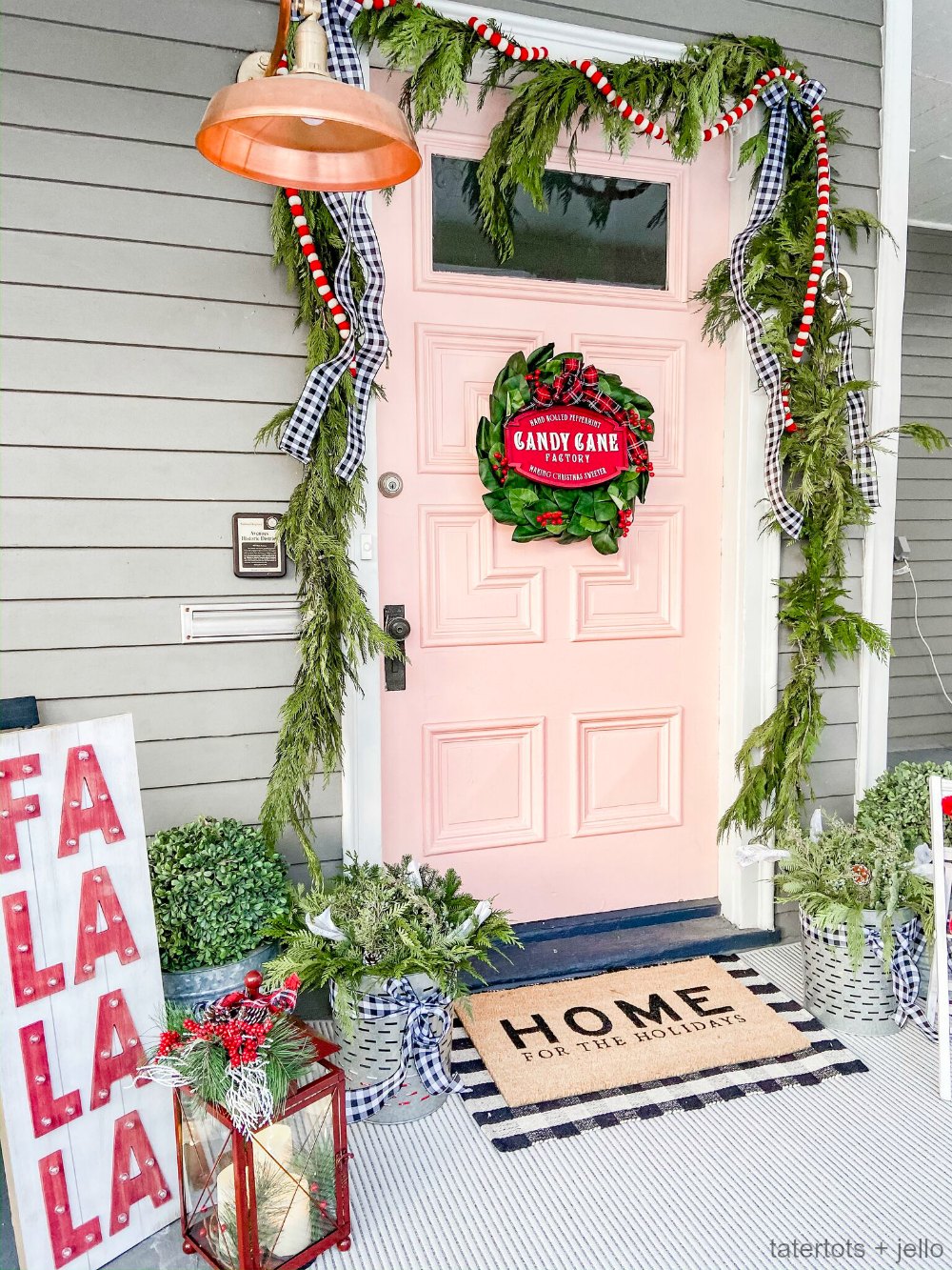 Holiday Home Tour - Festive Porch and Entry! Easy ways to add holiday cheer to your front porch and entryway! 