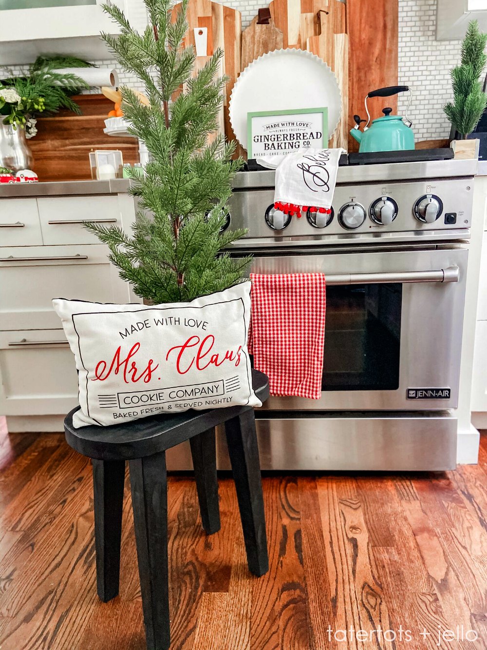 Holiday Housewalk Tour 2019 Tatertots and Jello. Holiday ideas and tips for a vintage home on a budget.