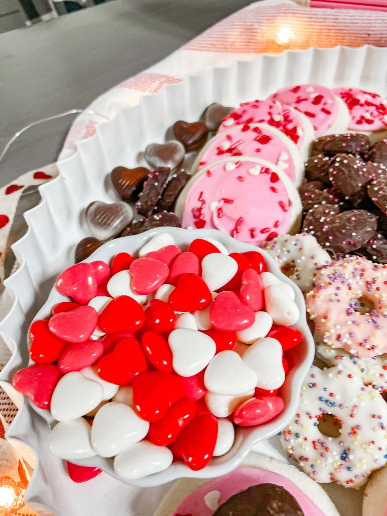10-minute valentine's sweetheart charcuterie board. Delight your loved ones with a sweet take on the traditional charcuterie board by creating a sweetheart dessert board in just 10 minutes.